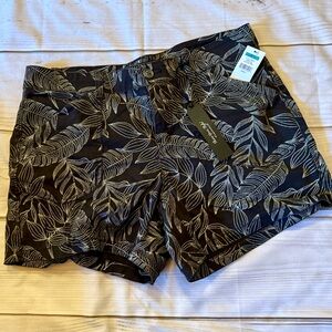 Black Leaf Print Women’s Shorts
